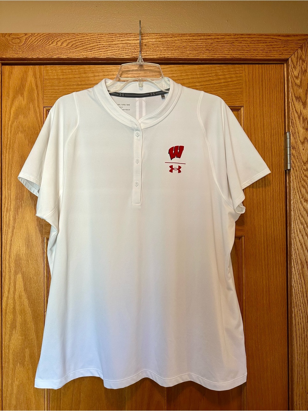 Women’s Under Armour White Short-Sleeve Henley with Red Wisconsin Badgers Logo